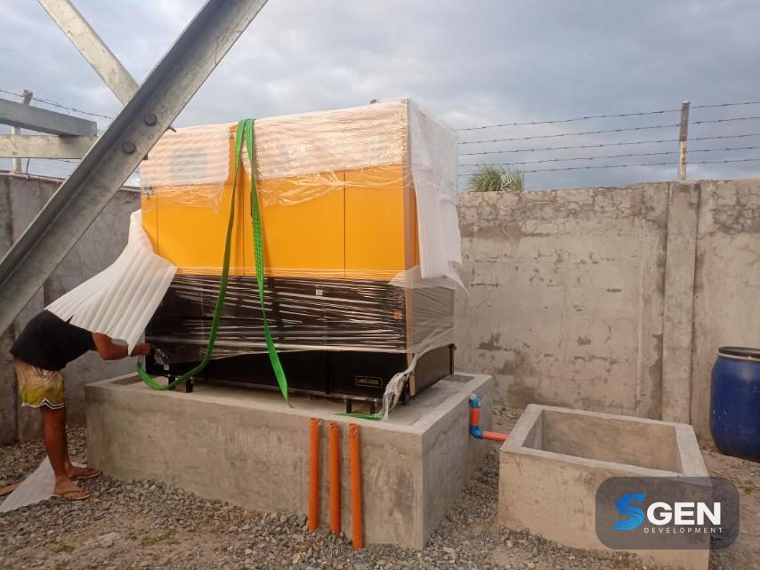 Rigging and craning of major equipment onto a concrete foundation